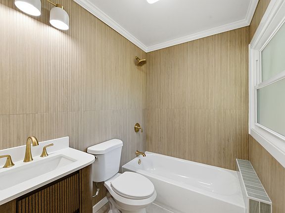 3rd image of 20 Knoll Rd