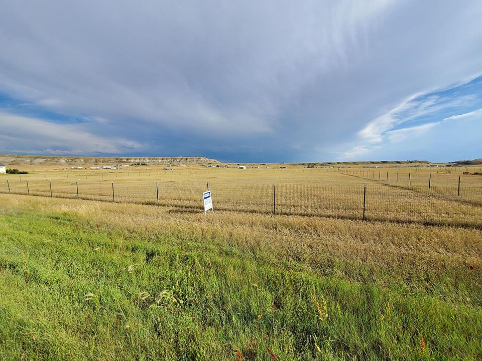 1st image of E Country Ln