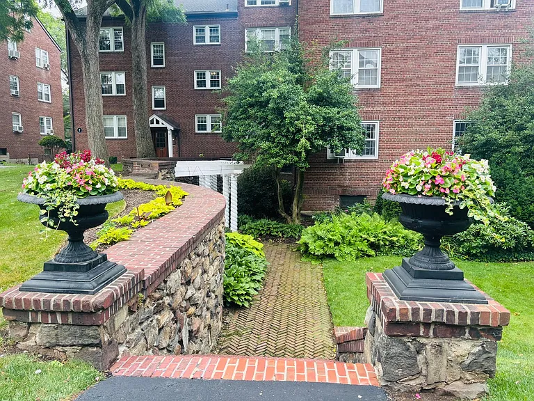217 Prospect Ave — Photo 11