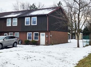 15 Commerce St, New Oxford, PA 17350