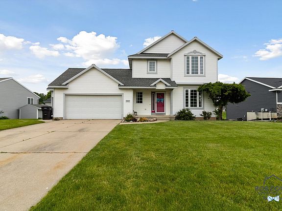 4th image of 3967 Macey Dr NW