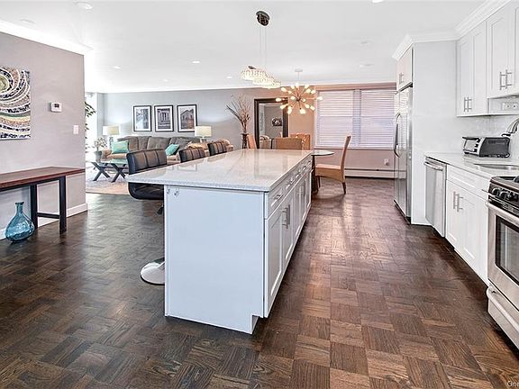 4th image of 377 Westchester Ave APT 1L