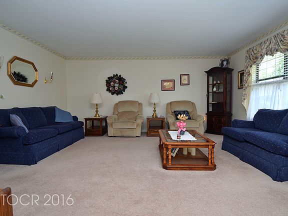 4th image of 27-1 Tamaron Dr