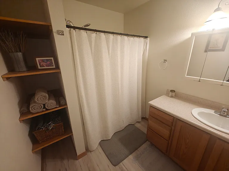 1429 Thaxton Ct — Photo 21