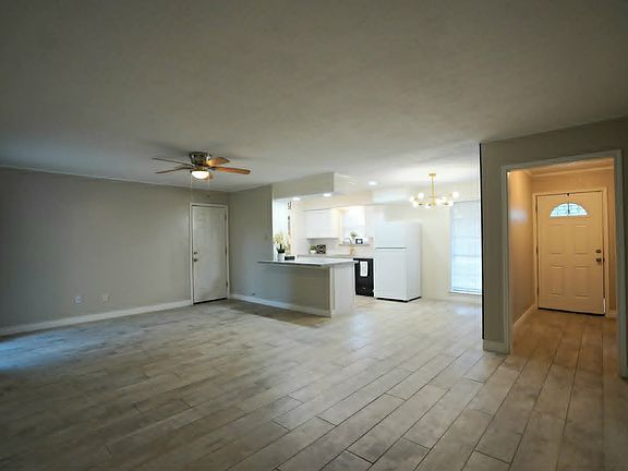 3rd image of 118 Talisman St