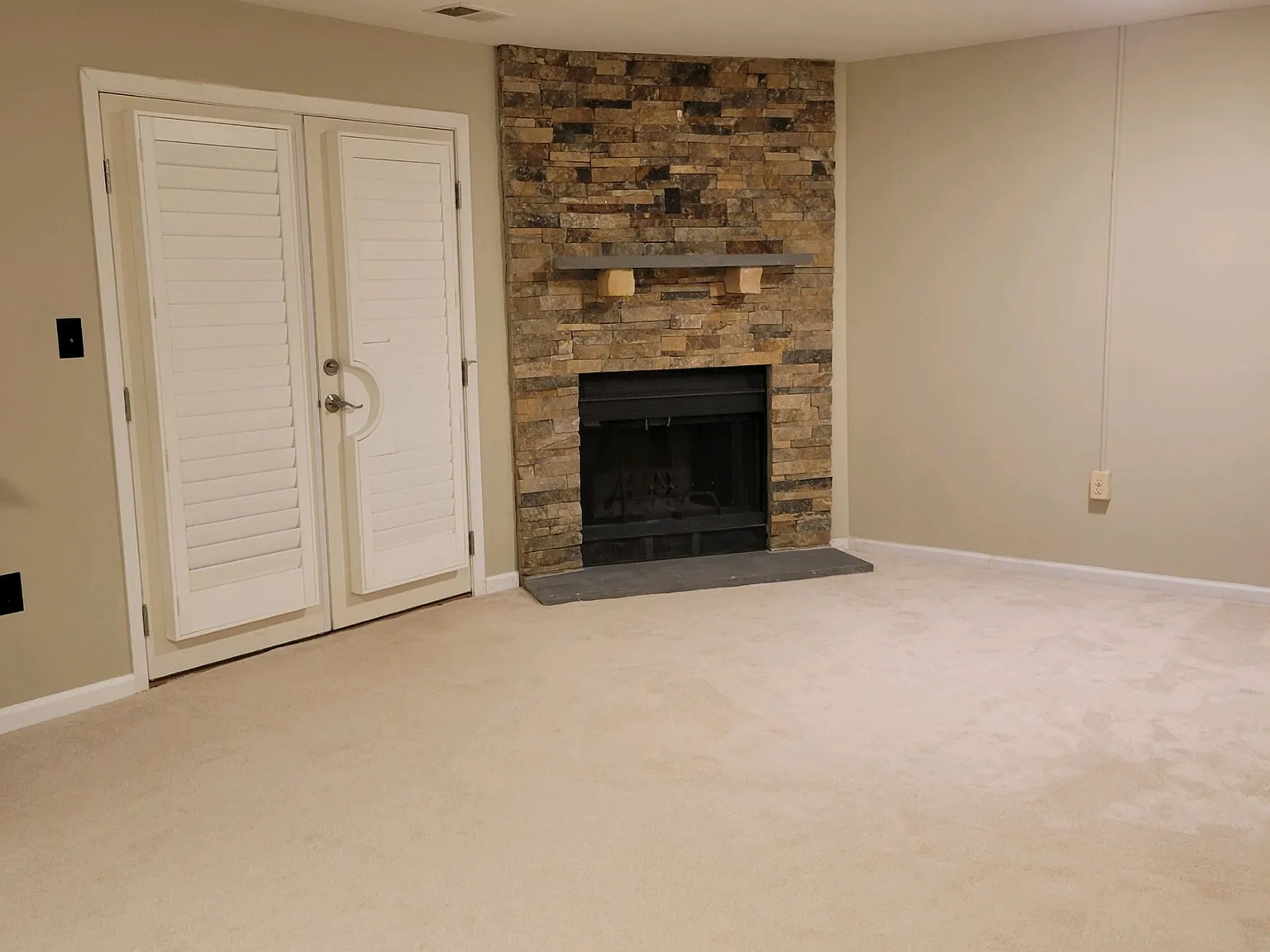 1 bed, 1000 sqft, $1,400 — Photo 3