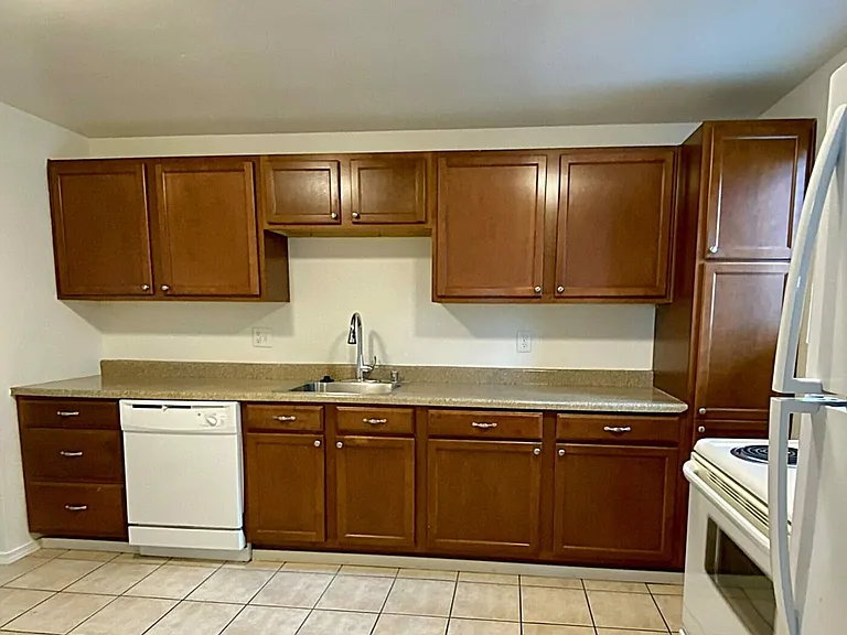 Timberlane Apartments — Photo 22