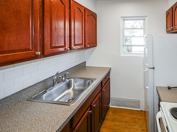4th image of 56 S Highland Ave APT C3