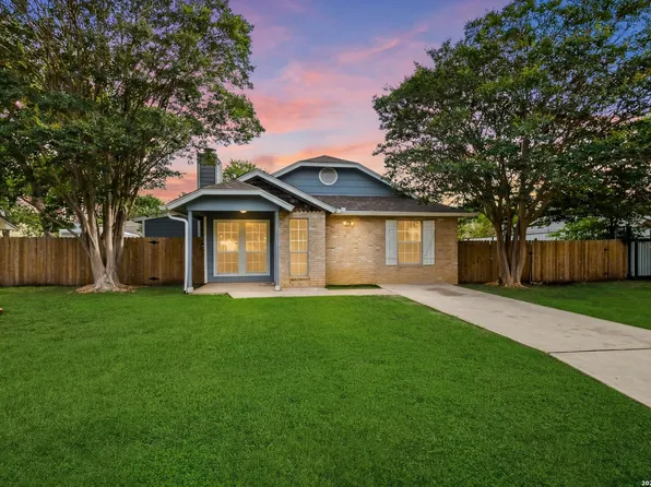 110 LEHMANN ST, Boerne, TX 78006