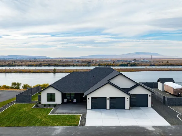 57 Columbia Bluff Ln, Pasco, WA 99301