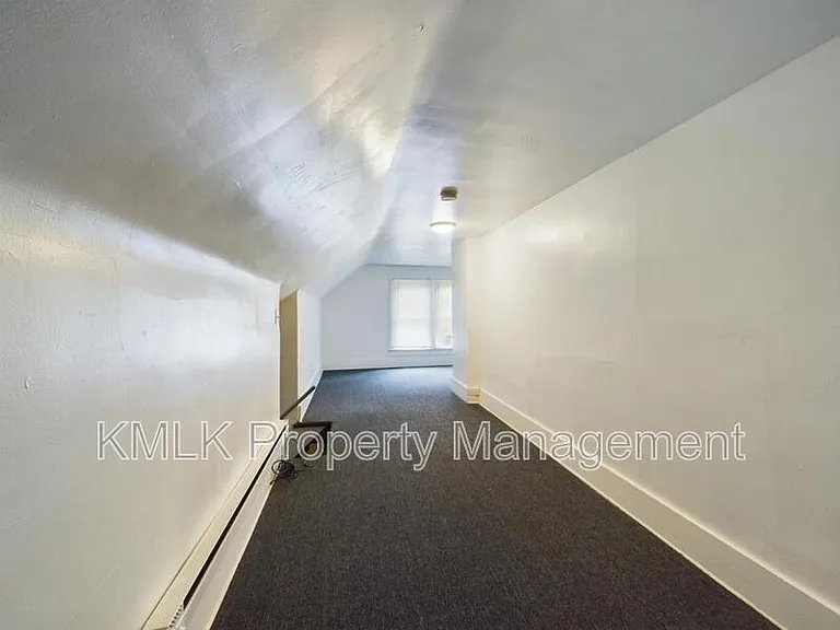 693 Kling St — Photo 32