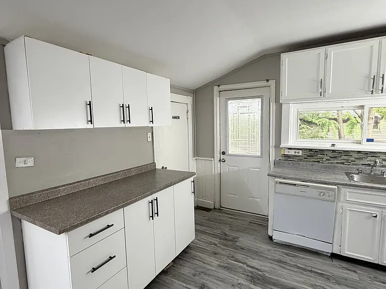 337 Maxwell St — Photo 4