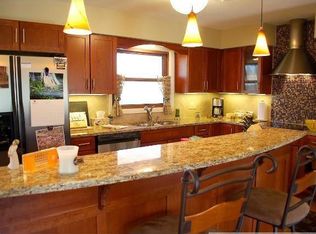 3056 Lydia Ct, Roseville, MN 55113