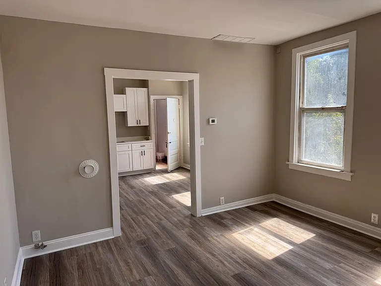 2360 S Sacramento Ave #1R — Photo 11
