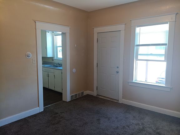 2nd image of 409 7th St #2