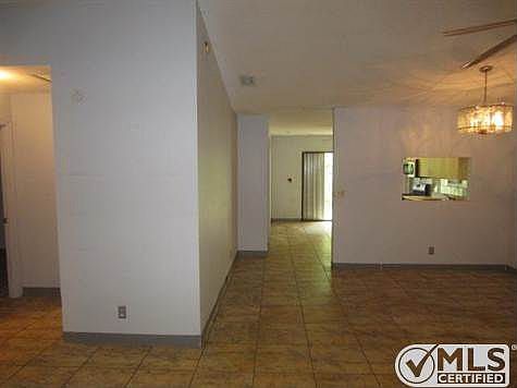 3rd image of 5821 Aurora Ct