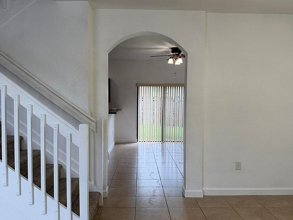 3rd image of 601 SE 32nd Ter