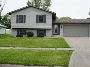 110 W Dougherty Dr, Lone Tree, IA 52755