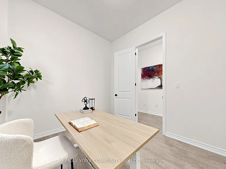 105 Halldorson Ave — Photo 5