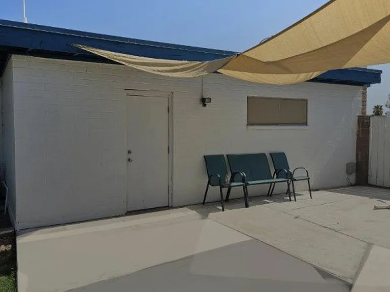 N 48th Ln — Photo 10