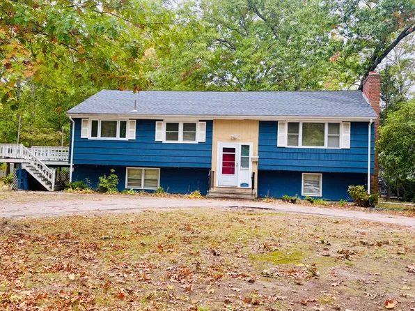 11 Beverly Ter, Randolph, MA 02368