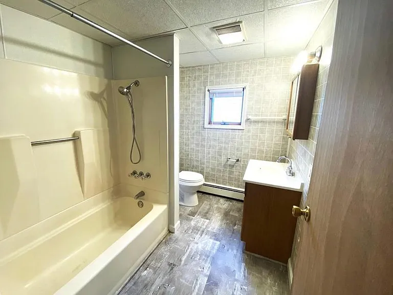 1536 Paint St — Photo 4