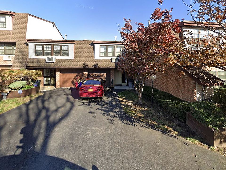 1st image of 120-09 Ketch Ct #42