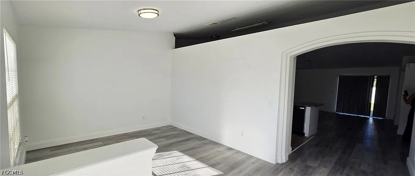 3 bed, 2.0 bath, 1993 sqft, $1,900 — Photo 2