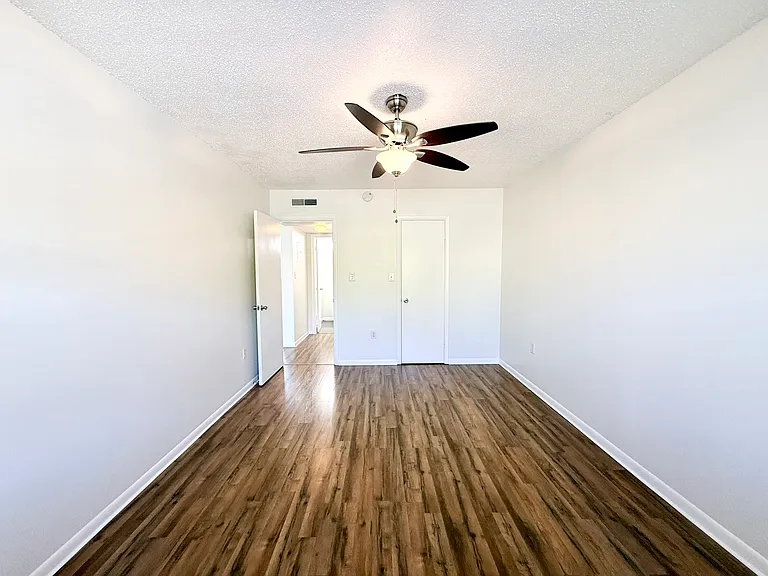 2207 S Carolina Ave — Photo 13