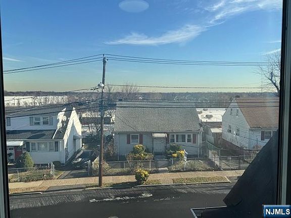 2nd image of 116-120 E 26th St