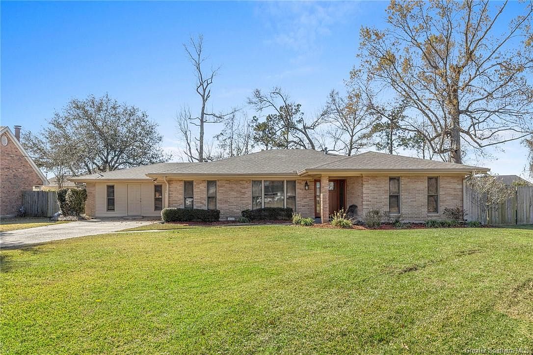 s*u様 house on the hill L/S Tee (Checker) 1619 S Whispering Woods Dr, Lake Charles, LA 70605 | Zillow