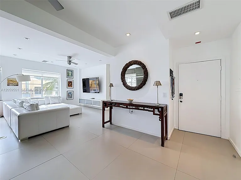 1460 Ocean Dr #404 — Photo 4