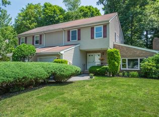 9 Heritage Manor Dr, Wayne, NJ 07470