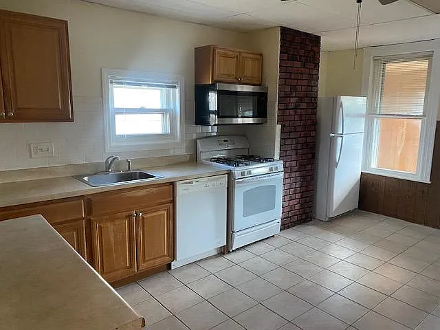 901 Saratoga St #3 — Photo 8
