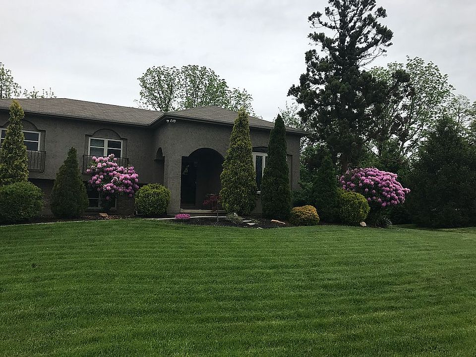 2nd image of 1515 Highland Ct