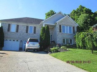 8008 Grenelle Dr, Louisville, KY 40228