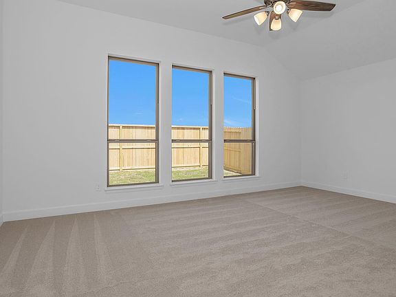 4th image of 31538 Meadow Place Ln