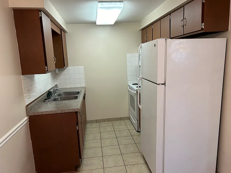110 W Jones St #1 — Photo 7