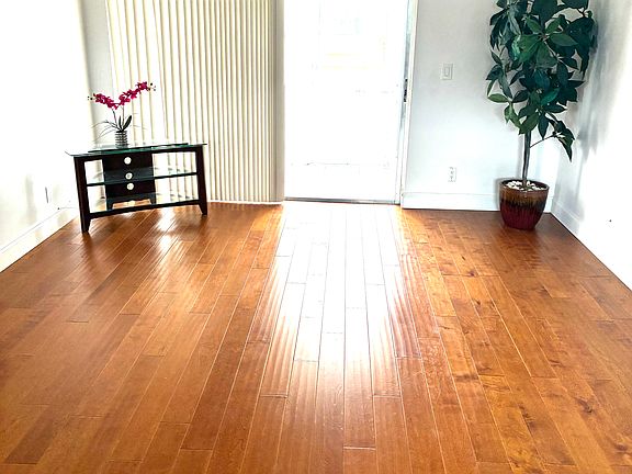 4th image of 2647 Emory Dr W