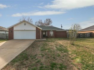 655 Walnut Ridge St, Centerton, AR 72719