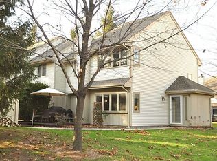 154 E Grayling Ln, Suffield, CT 06078
