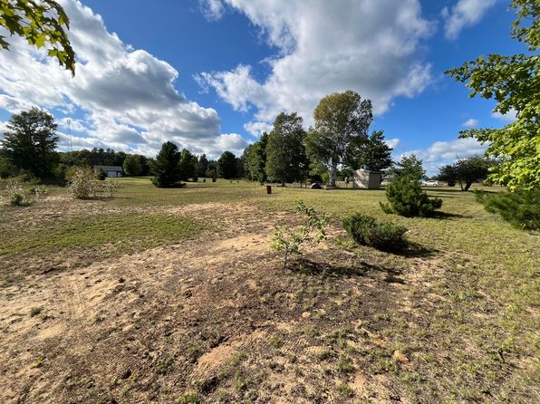 W14147 Stimac Rd, Engadine, MI 49827