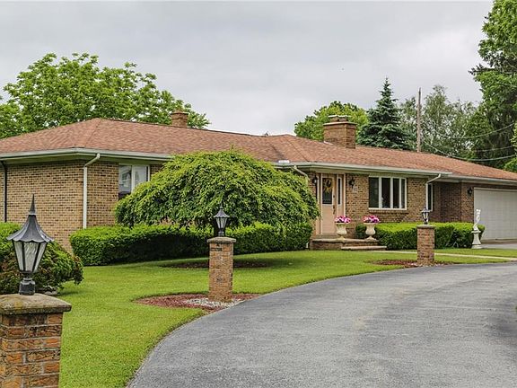 3rd image of 180 Borden Ave