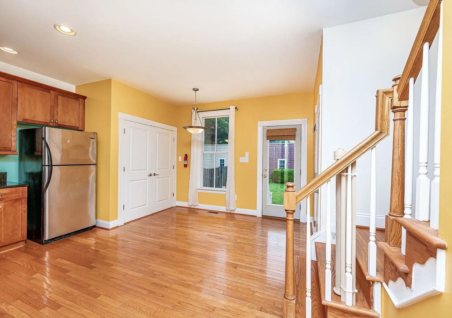 Modern 3BR/2.5BA Oregon Hill Townhome with 2-Car Garage Walk to VCU & James River $2,550/mo! — Photo 4