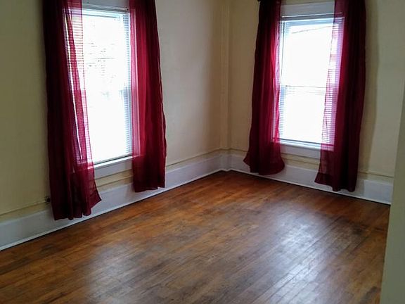 2nd image of 192 Main St #C