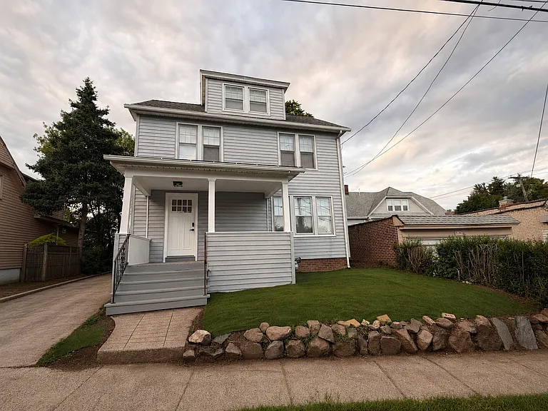 15 Central Ave — Photo 1