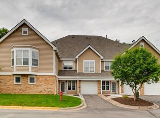 5980 Chasewood Pkwy APT 101, Minnetonka, MN 55343