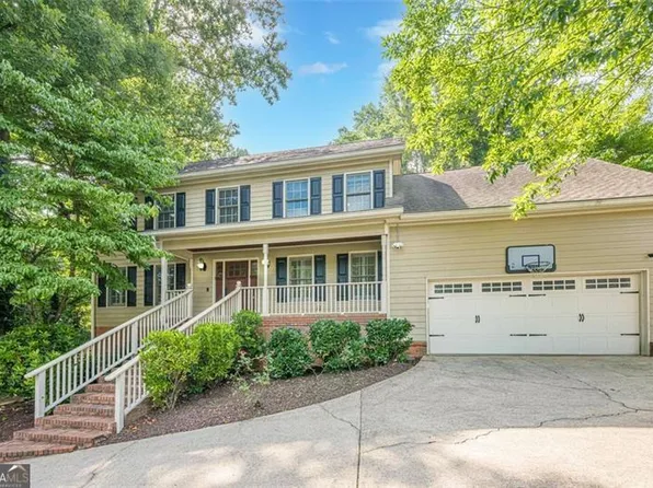 5055 Puritan Dr, Sugar Hill, GA 30518