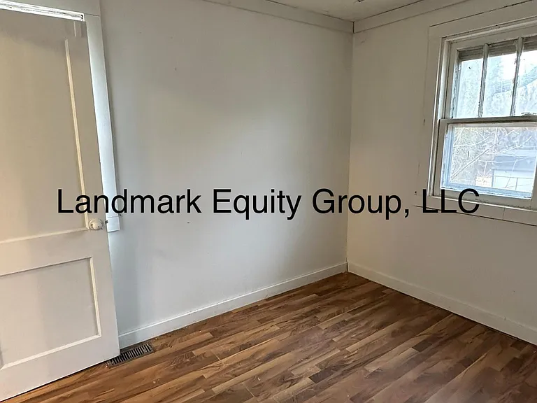 606 E Aberdeen St — Photo 4