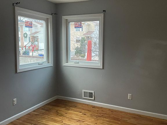 3rd image of 61 Speedwell Ave Floor 1